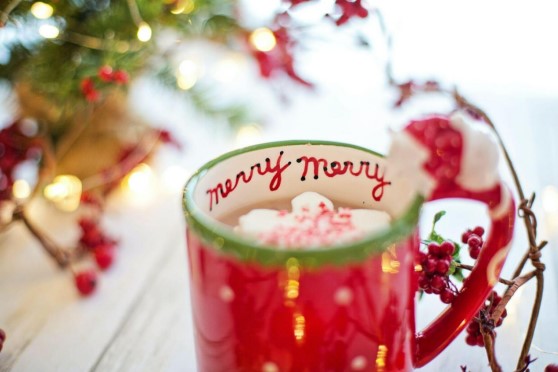 Perfecting Your Holiday Decor with a Garland