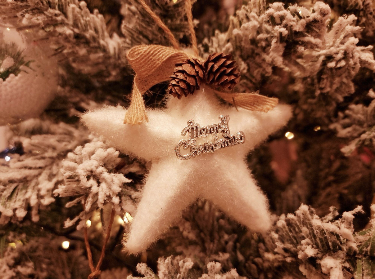 The Magic of Full Artificial Christmas Trees